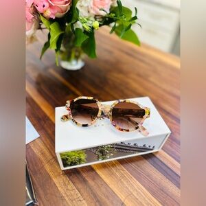 NEW - KREWE Astor Sunglasses in Gelato